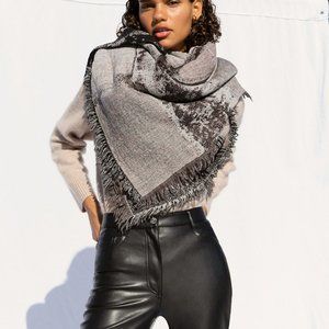 Aritzia Wilfred Fringed Wool Blanket Scarf